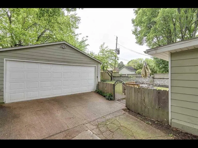 3611 Johnwood Dr — Photo 13