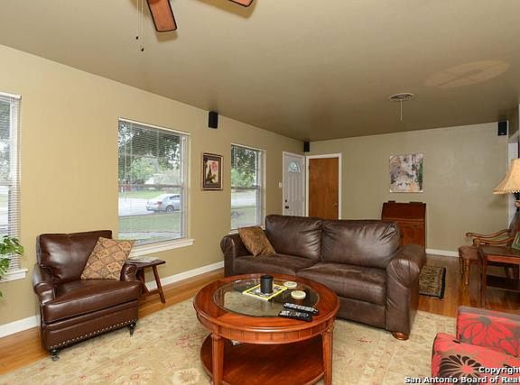 5th image of 206 Pinewood Ln