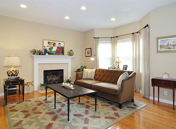 2nd image of 3834 N Milwaukee Ct Unit 5