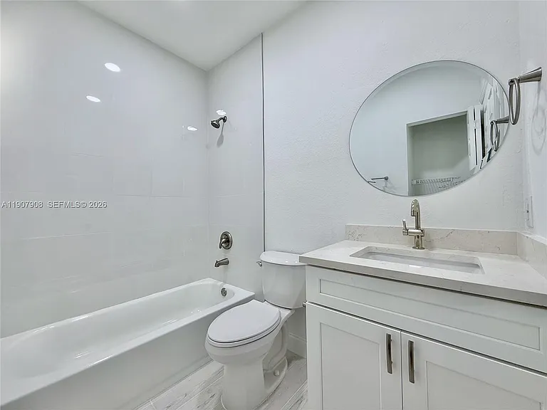 4412 Woodland Cir — Photo 12