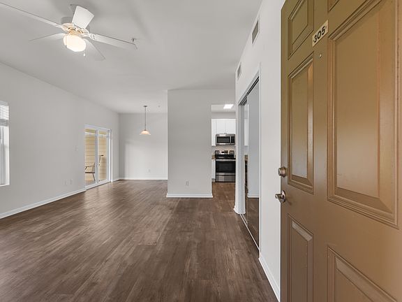5th image of 1701 E 1st St Unit 305