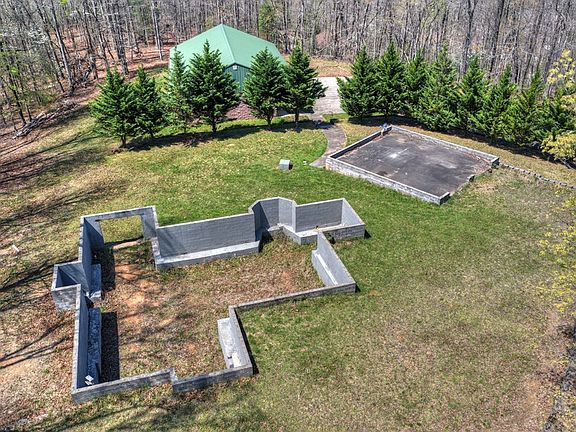 2nd image of 677 Barnes Chapel Rd