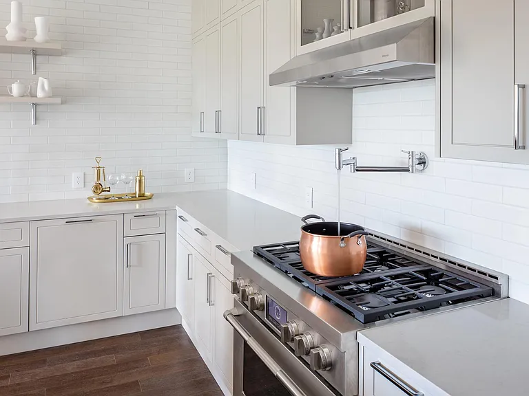 372 9th Luxury Rentals — Photo 79
