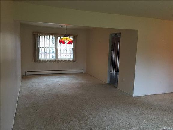 4th image of 6 Carteret Dr