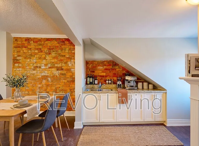 477 King St E #463 — Photo 11
