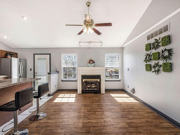 4th image of 1087 Amblewood Ct