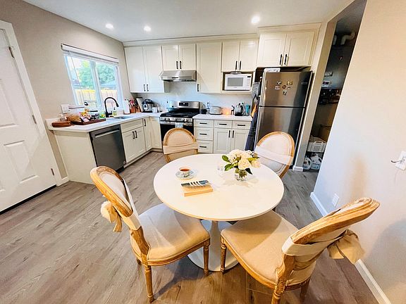 5th image of 498 Pin Oak Dr Unit 2