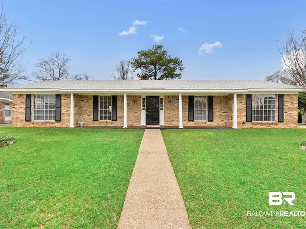 6304 Christopher Dr N, Mobile, AL 36609