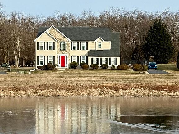2nd image of 32 Chancellorsville Cir