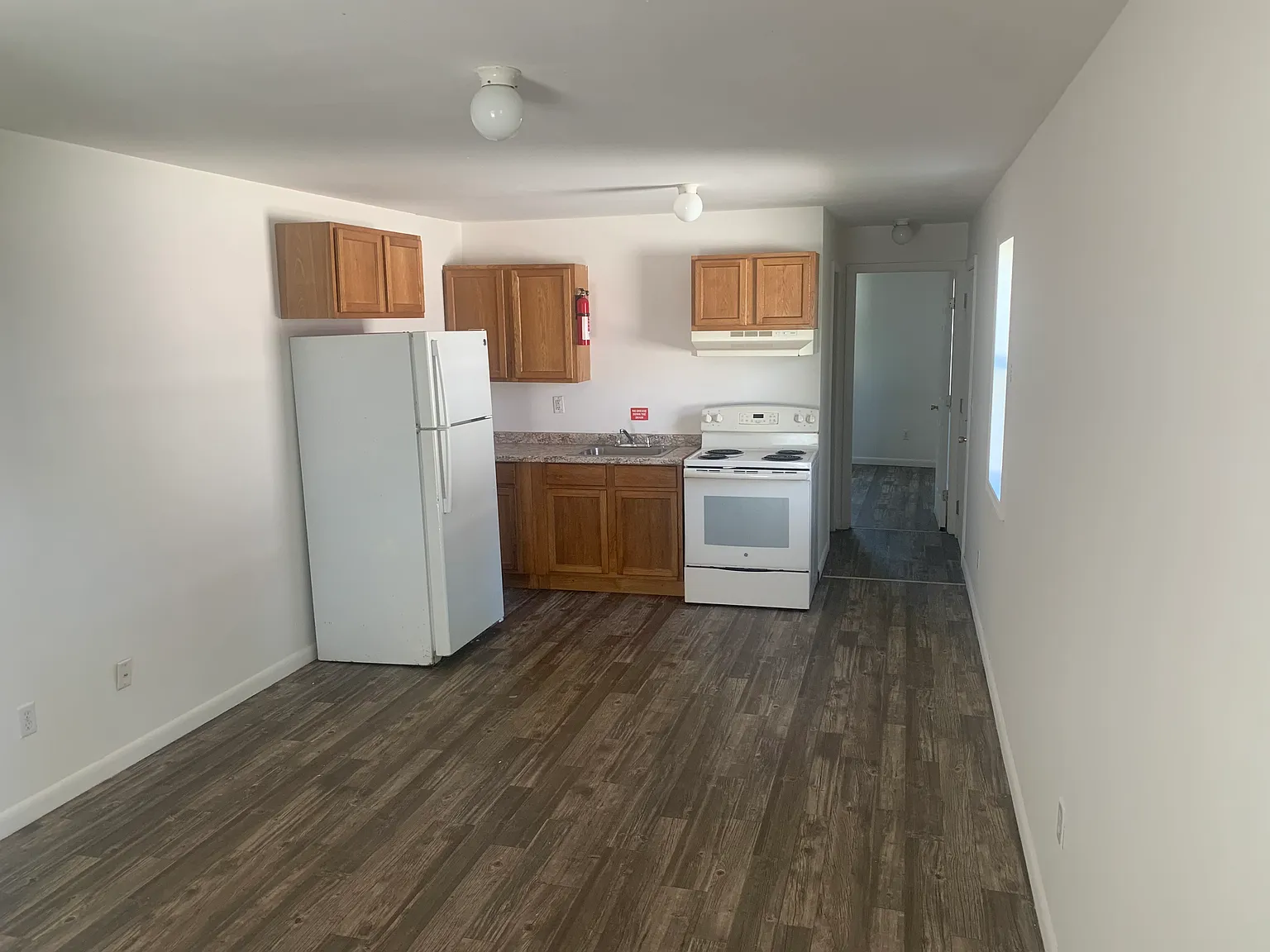 3 bed, 900 sqft, $1,250 — Photo 2
