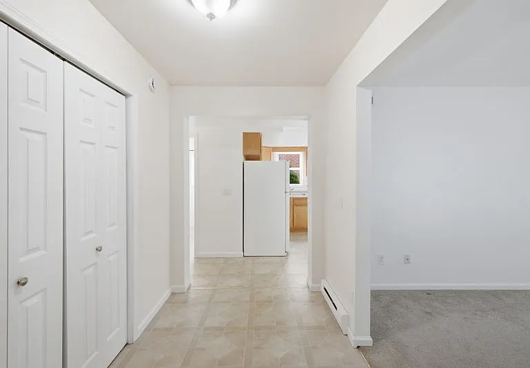2010 Grammercy Ave — Photo 16
