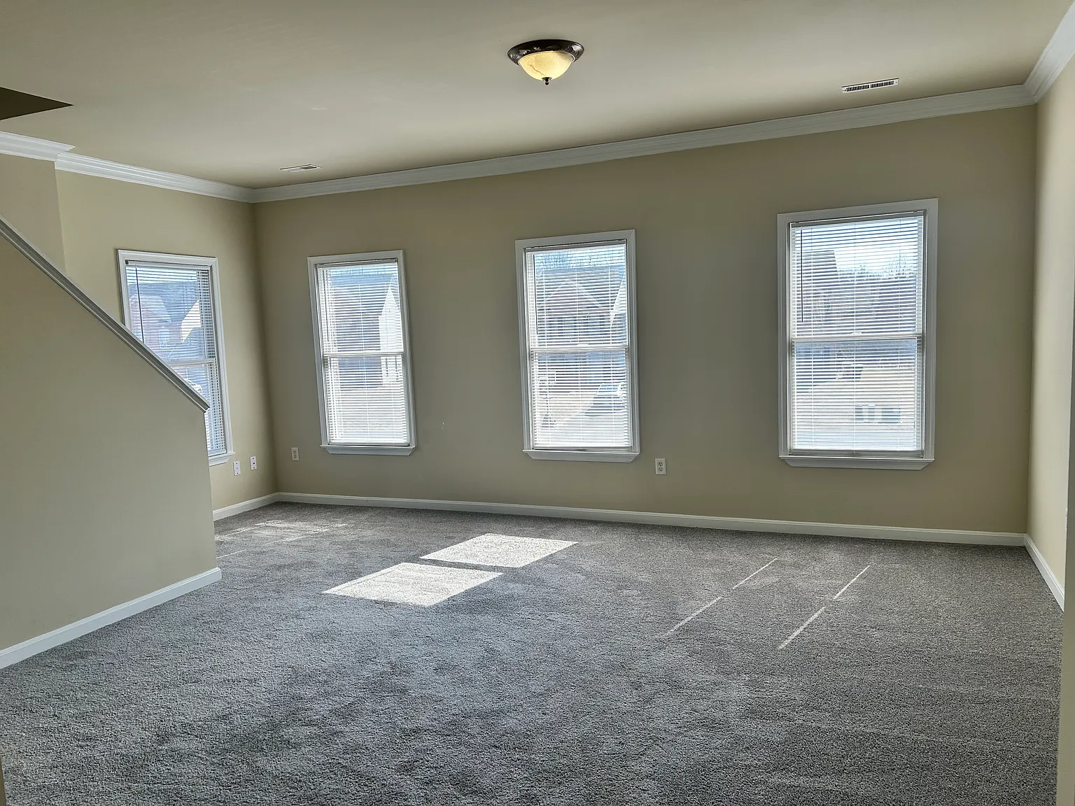3 bed, 2.5 bath, 1600 sqft, $1,850 — Photo 2