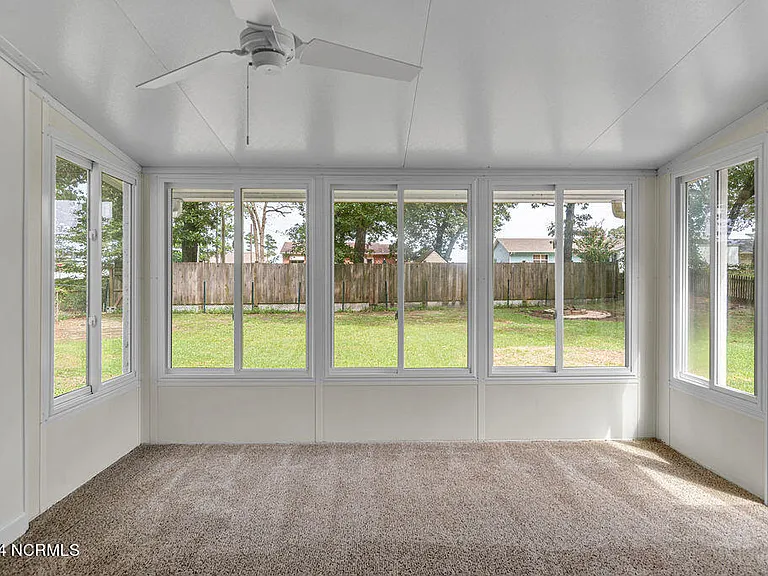 103 Carriage Hills Ct — Photo 13