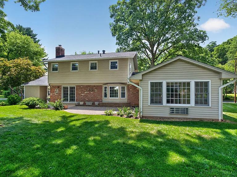 6905 Stonewood Ct — Photo 18