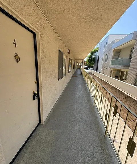 266 S Oak Knoll Ave #4 — Photo 14