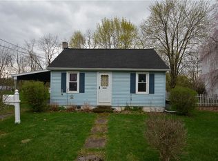 352 W Sherman Ave, Newark, NY 14513