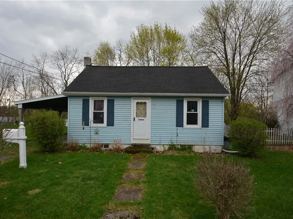 352 W Sherman Ave, Newark, NY 14513