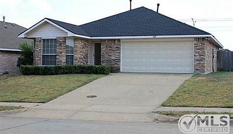 1st image of 228 Iris Ln