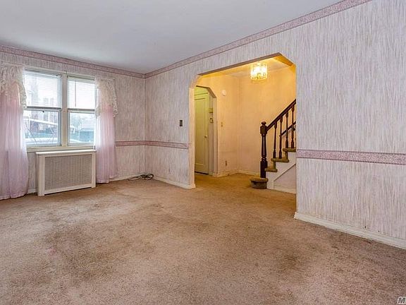 5th image of 255-23 E Williston Ave