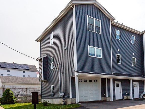 2nd image of 60 Garside St #6