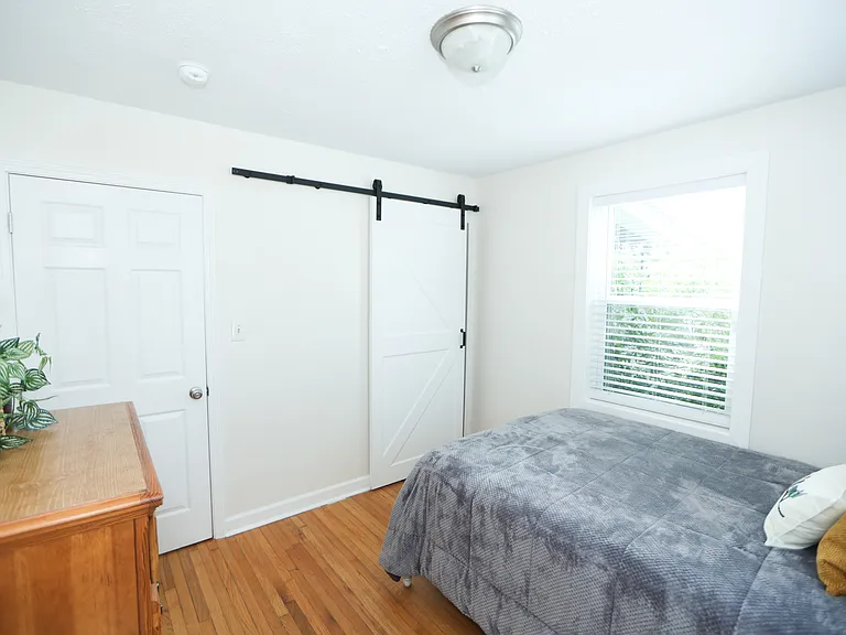 Broadview Dr — Photo 3