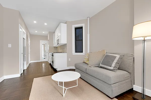 Rented by Cooper & Cooper Real Estate | media 37