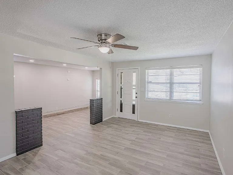 725 Butler St — Photo 13