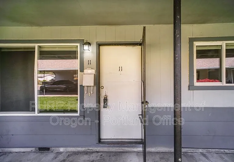 1049 SE Walnut St #11 — Photo 6