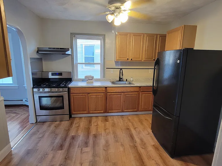 28 Osborn St #2 — Photo 2