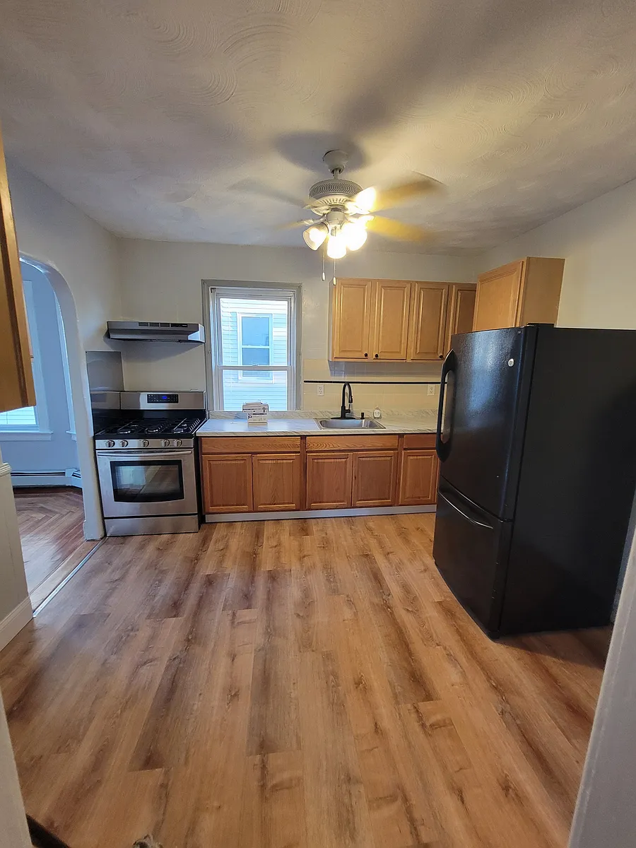 Building Photo - 28 Osborn St #2