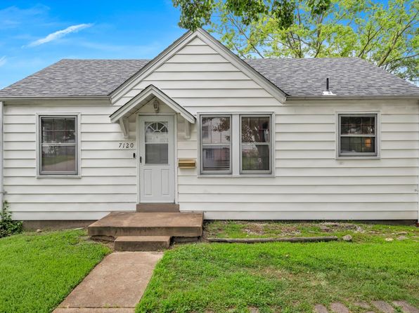 7120 Roslyn Dr