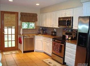 10 Lower Cross, Shoreham, NY 11786