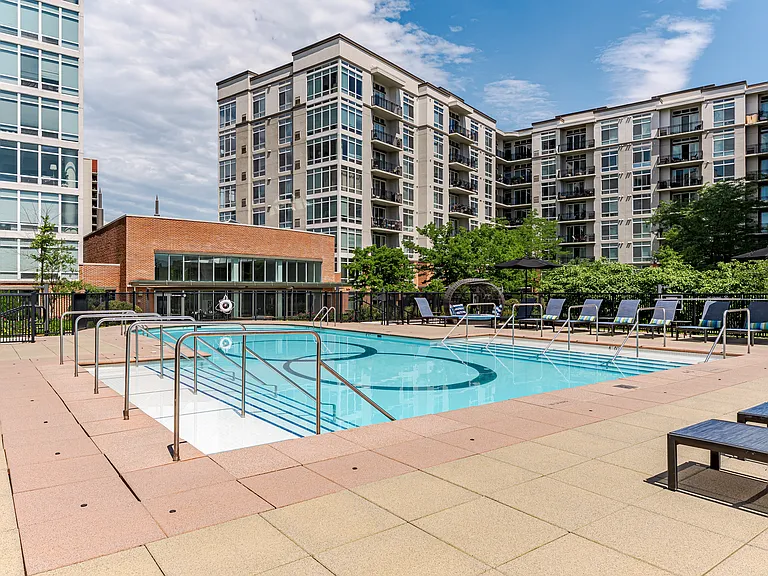 Postmark Apartments — Photo 31