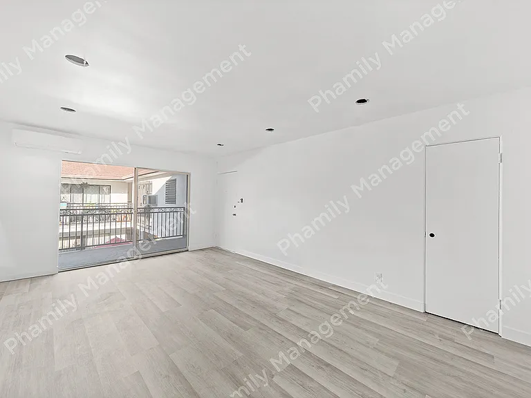 Madison Apt — Photo 4