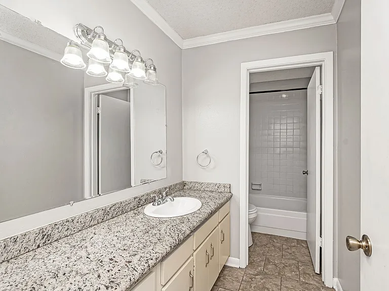10426 Jefferson Hwy #H — Photo 12