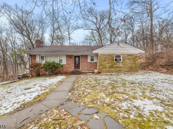 35 Mountain Dr, Watchung Boro, NJ 07069