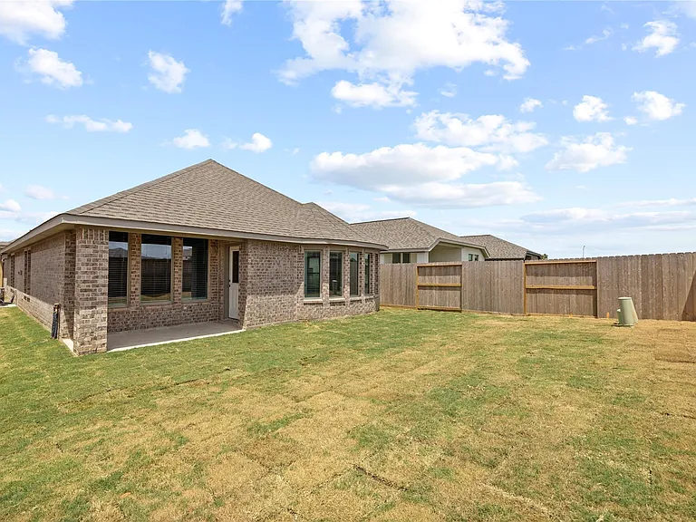 10414 Starfire Yellow Dr — Photo 25