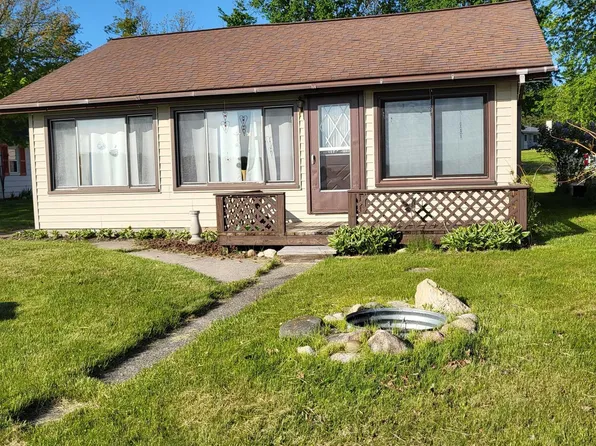 4857 Lakeside Blvd, Hale, MI 48739
