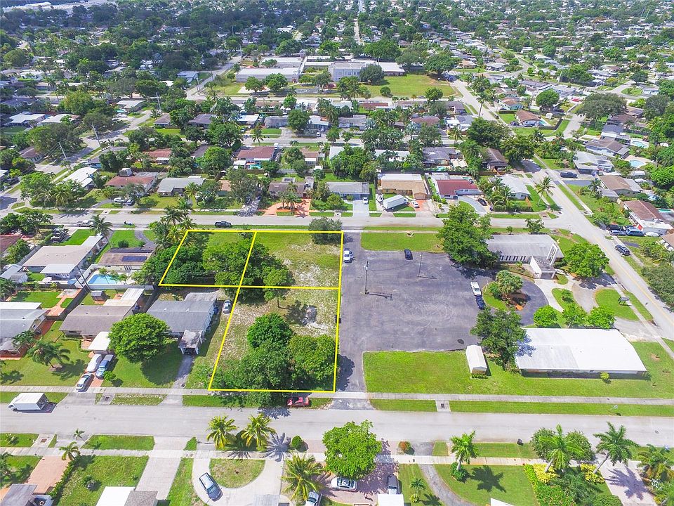 2nd image of 1900 SW 35th Avenue