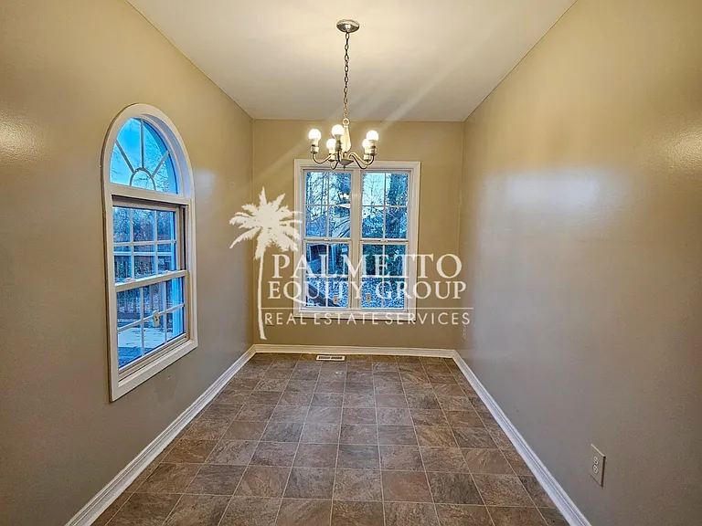 2307 Maywood St — Photo 11