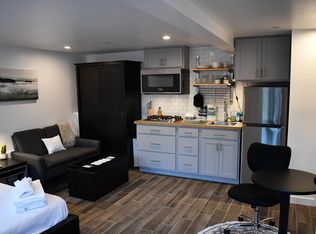 940 Tornoe Rd #B, Santa Barbara, CA 93105