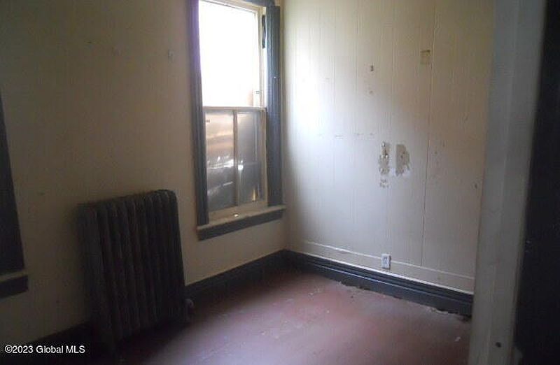 4th image of 468 Elk Street