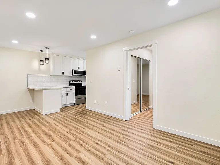 Belcourt Apartments — Photo 12