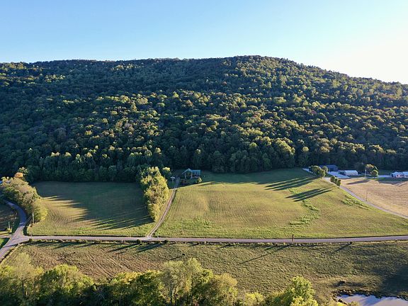 2nd image of 1444 Henry Cove Rd
