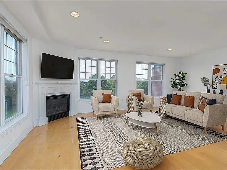 1306 Columbia Rd #5 — Photo 1