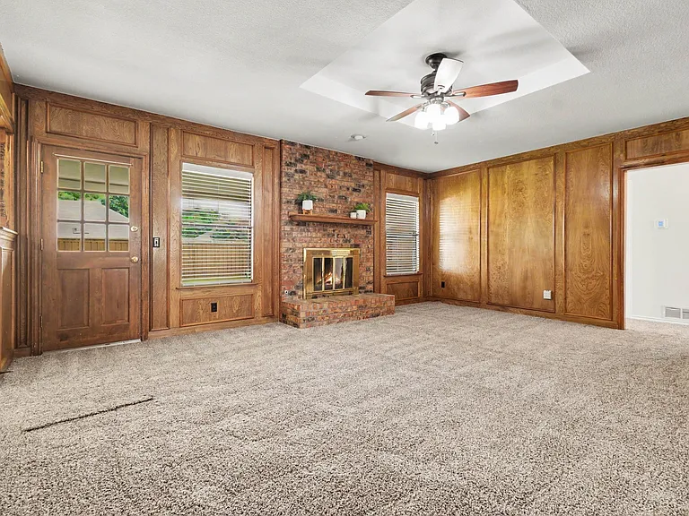 2313 Cliffside Dr — Photo 8