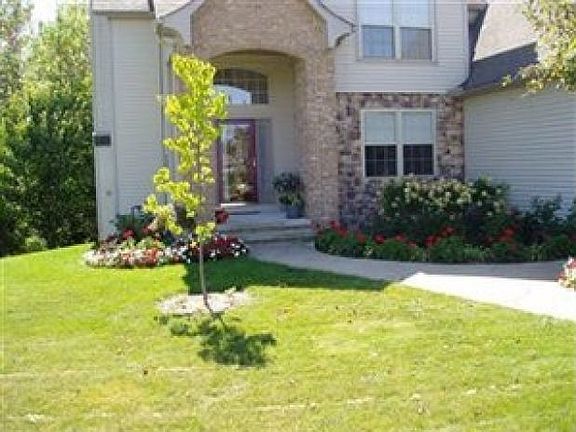 5th image of 118 Squires Ln