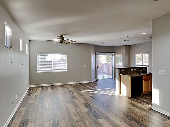 4th image of 3705 Carisbrook Dr