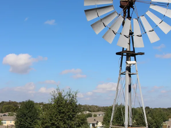 271 Windmill Hl, Seguin, TX 78155