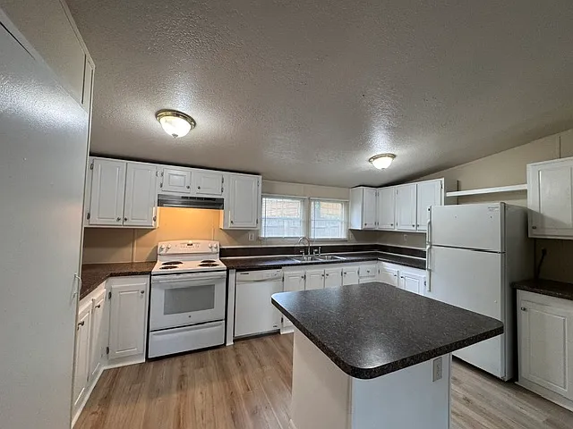 714 Baldwin Ave — Photo 5